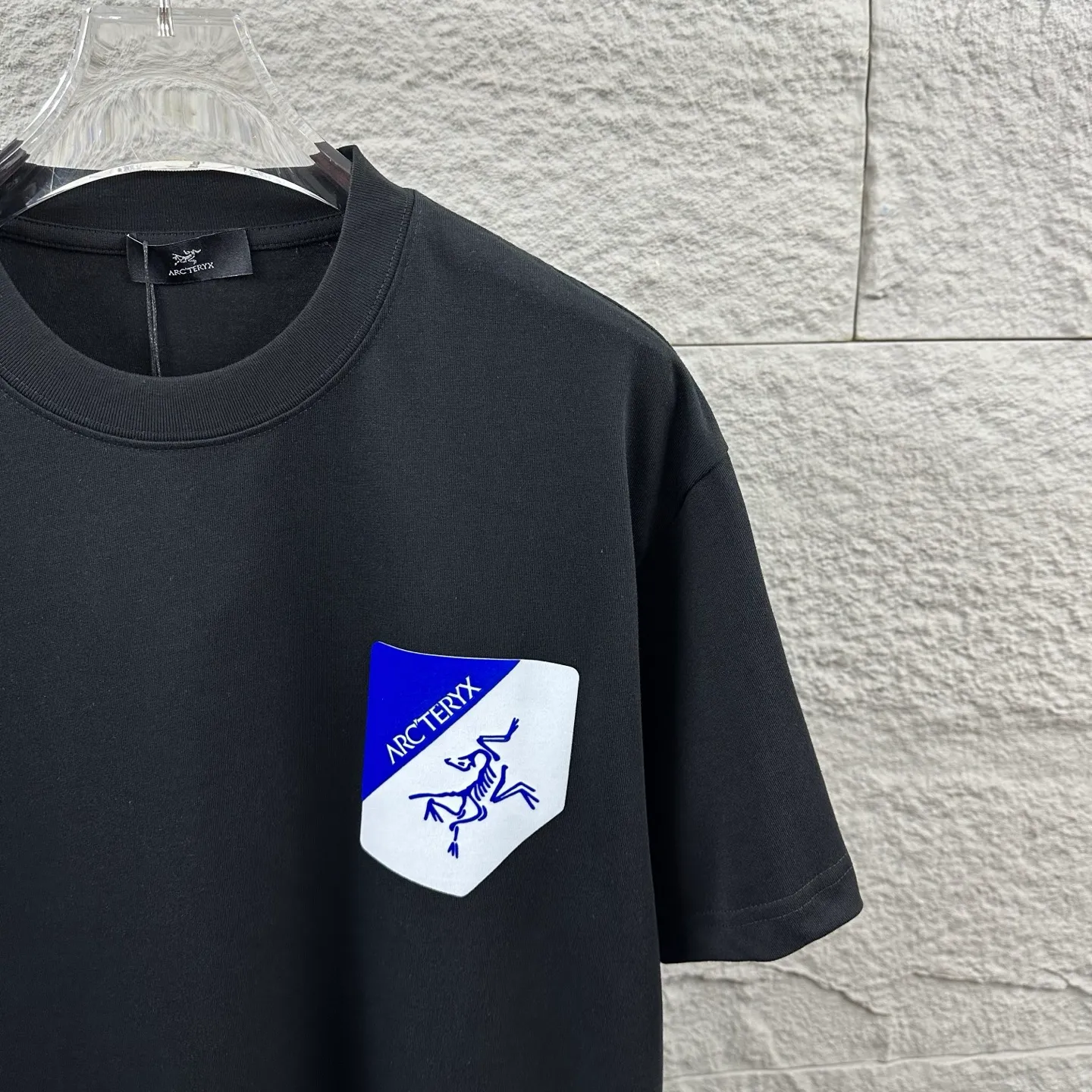 ARC'TERYX* * 2026 New Arrival Classic T Same Style ：Black White Size： S （90-130 ） M （120-150 ） L （140-165 ） XL （160-180 ） XXL （180 ）